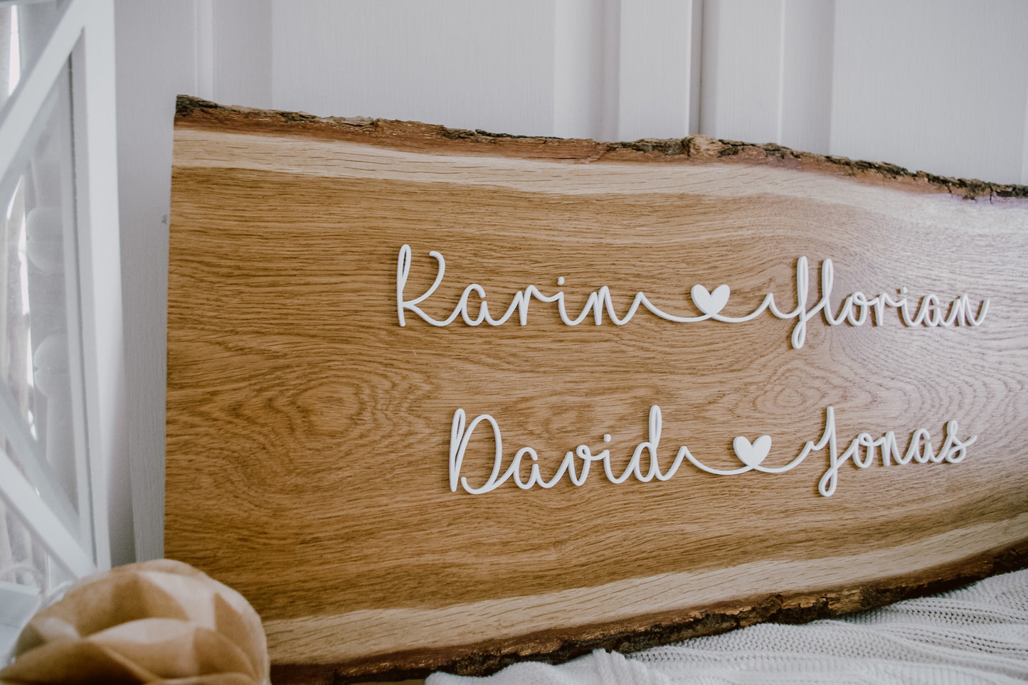 Personalisiertes Holzschild aus Eichenholz mit Wunschname in 3D