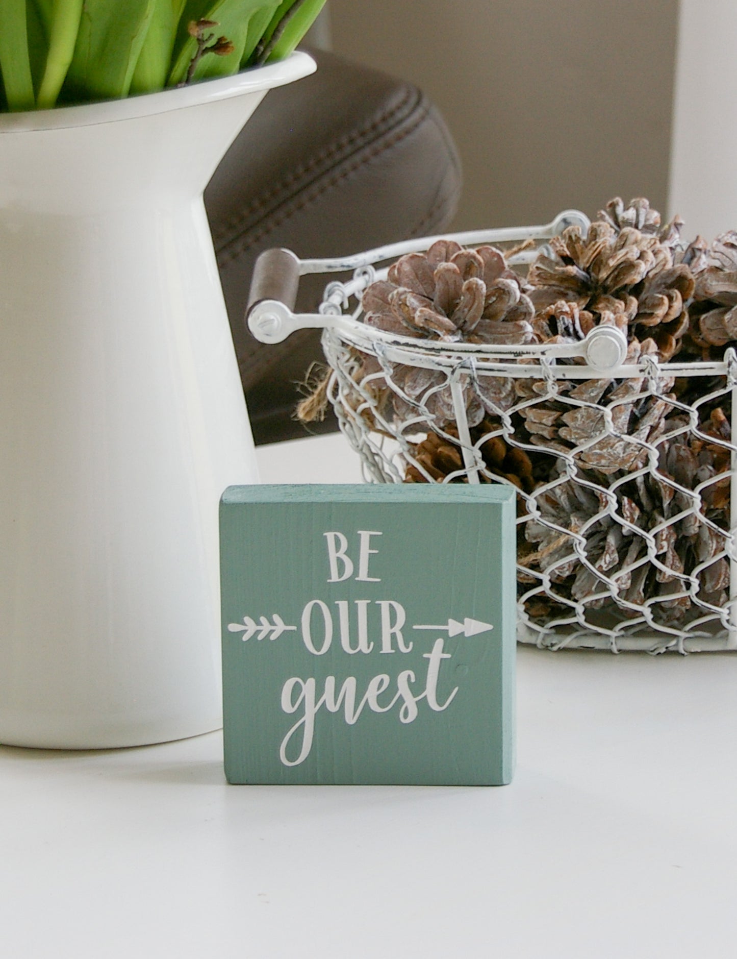Be our Guest Minischild