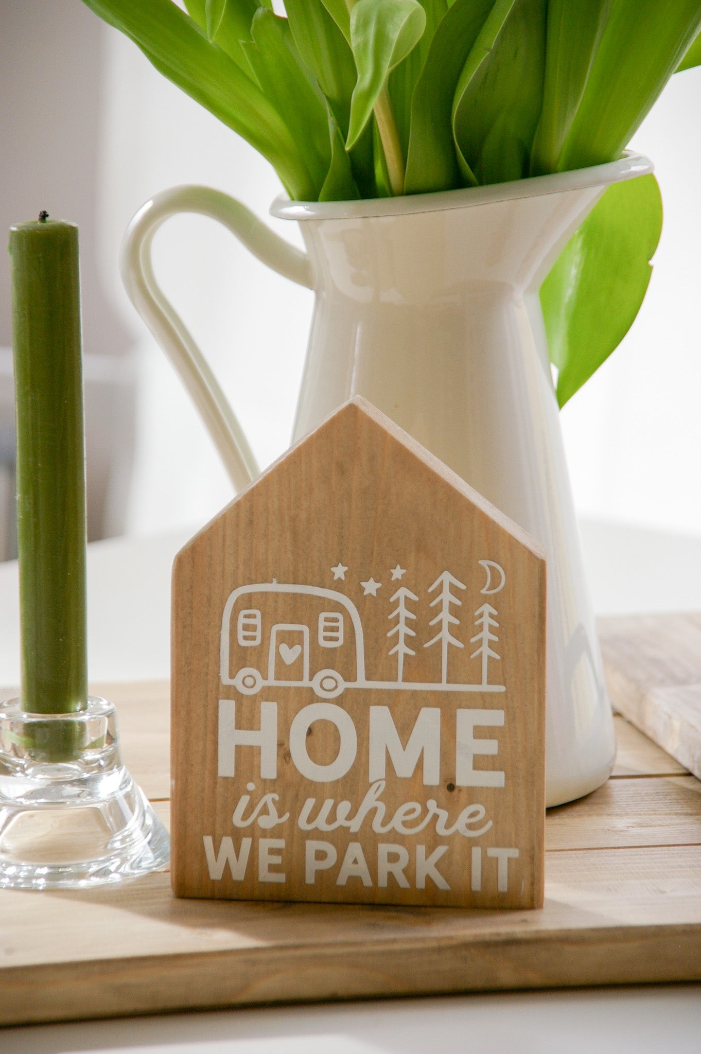 Holzhaus ''Home is where we park it''