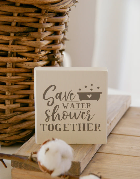 Minischild Badezimmer ''Save water, shower together''